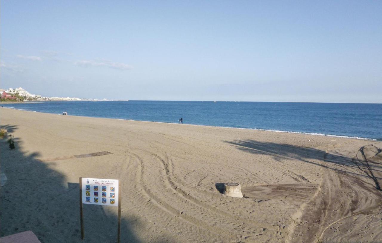 Nice apartment in Benalmdena Costa with 1 Bedrooms, WiFi&Outdoor swimming pool Benalmádena Buitenkant foto