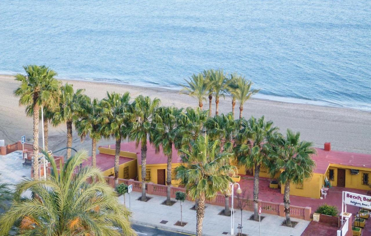 Nice apartment in Benalmdena Costa with 1 Bedrooms, WiFi&Outdoor swimming pool Benalmádena Buitenkant foto