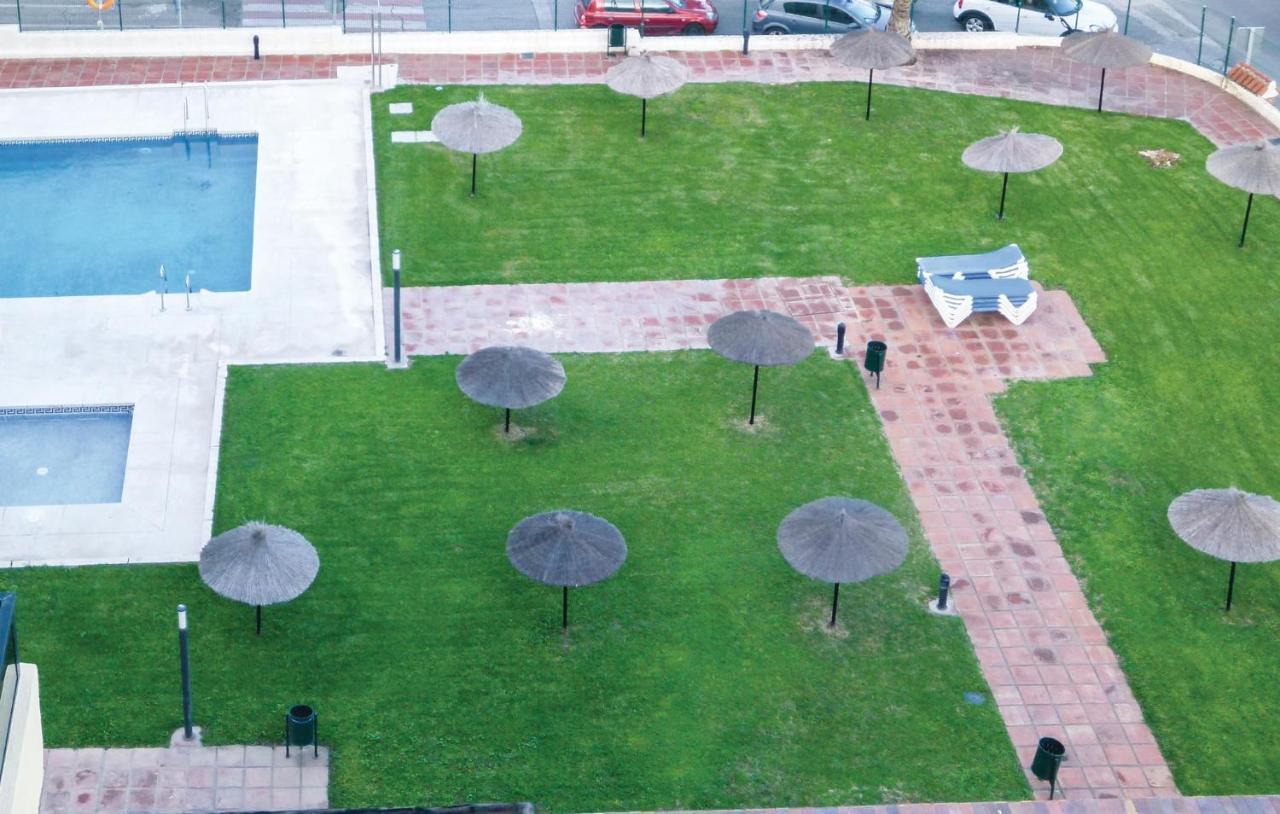 Nice apartment in Benalmdena Costa with 1 Bedrooms, WiFi&Outdoor swimming pool Benalmádena Buitenkant foto