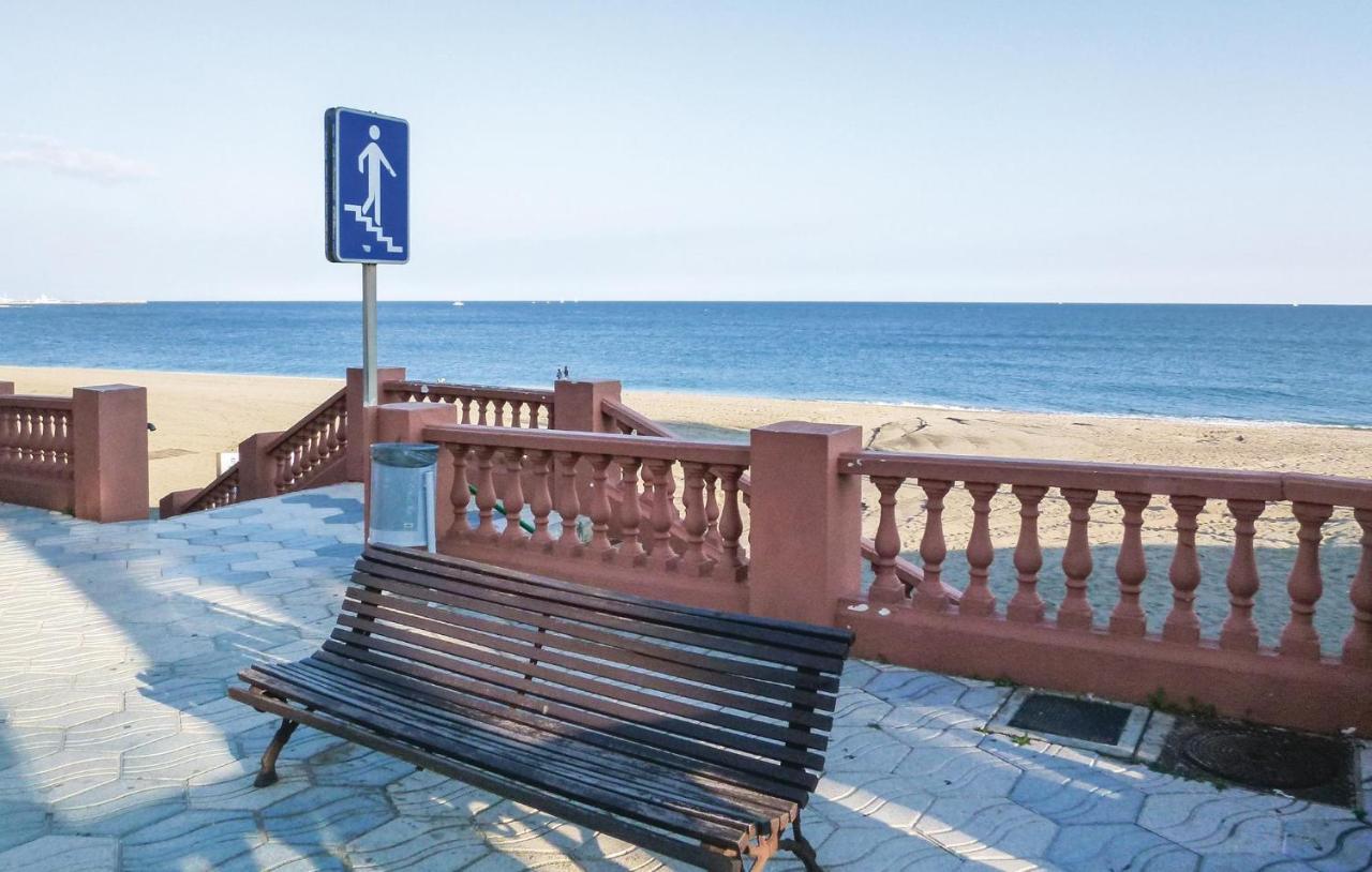 Nice apartment in Benalmdena Costa with 1 Bedrooms, WiFi&Outdoor swimming pool Benalmádena Buitenkant foto
