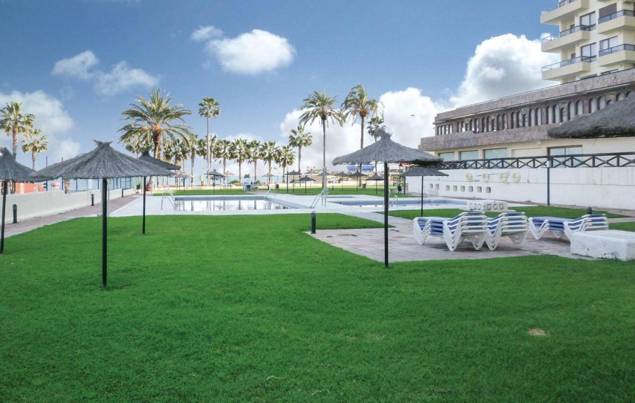 Nice apartment in Benalmdena Costa with 1 Bedrooms, WiFi&Outdoor swimming pool Benalmádena Buitenkant foto